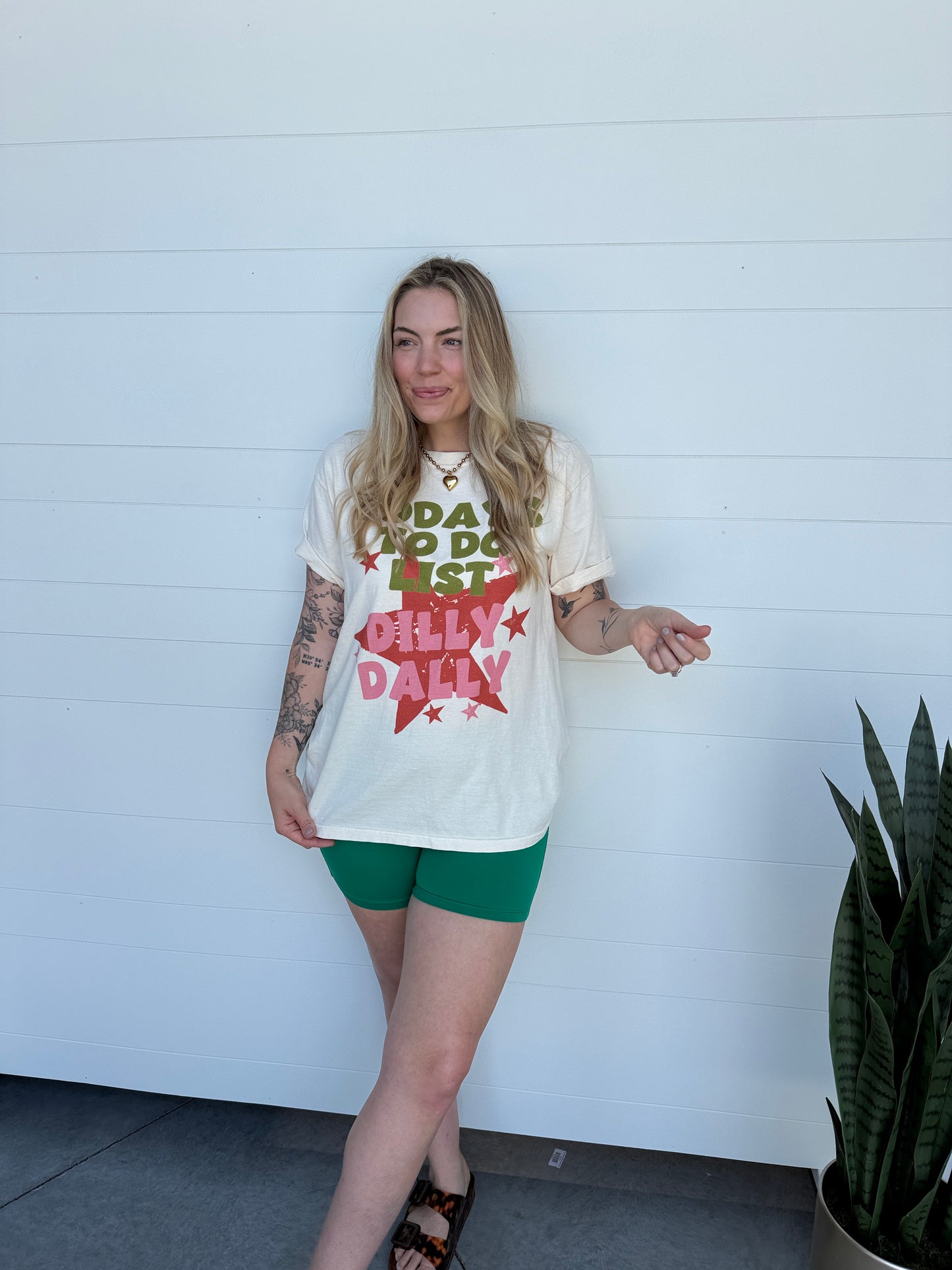 Dilly Dally Tee
