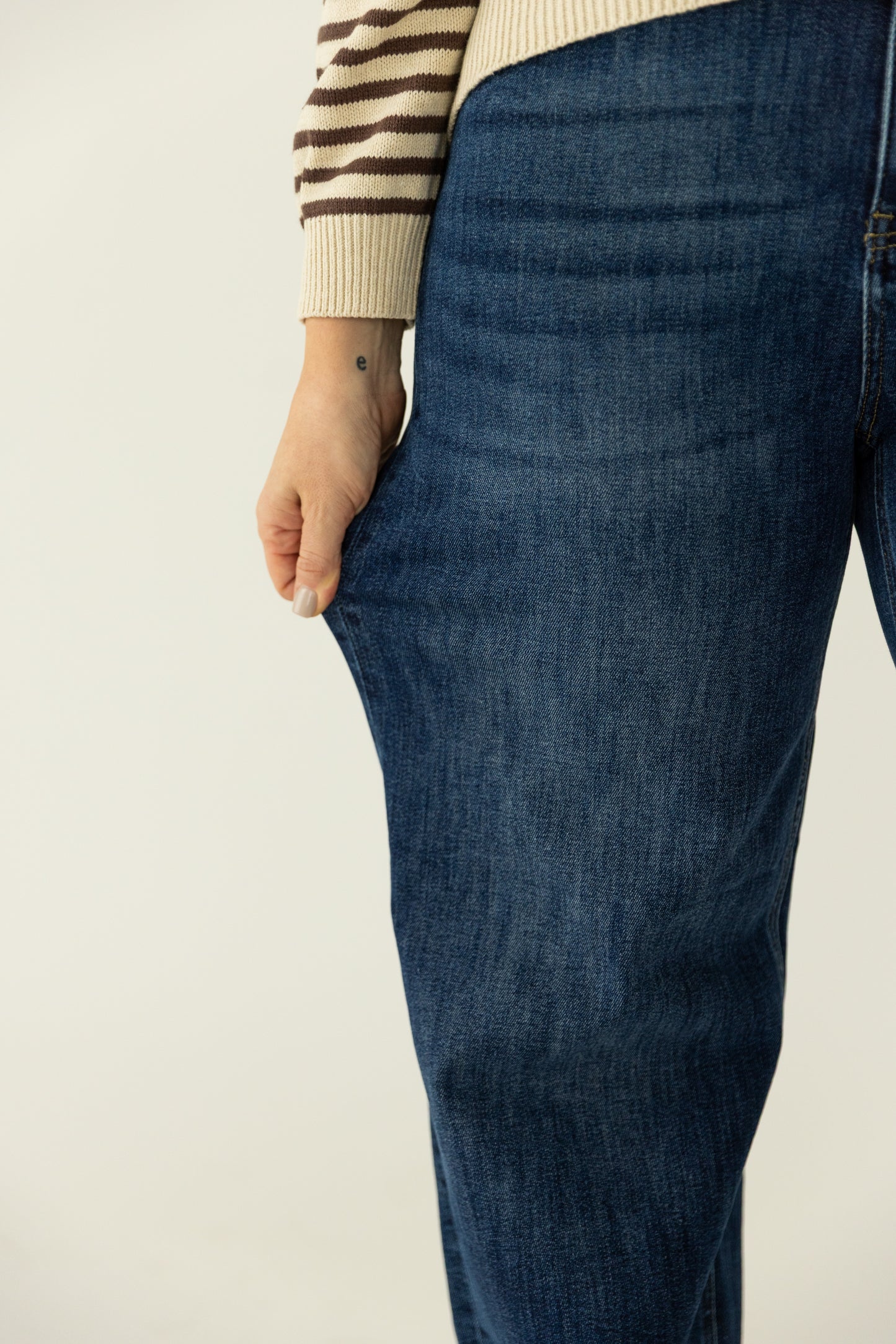 90s Cuffed Jeans Dark Wash