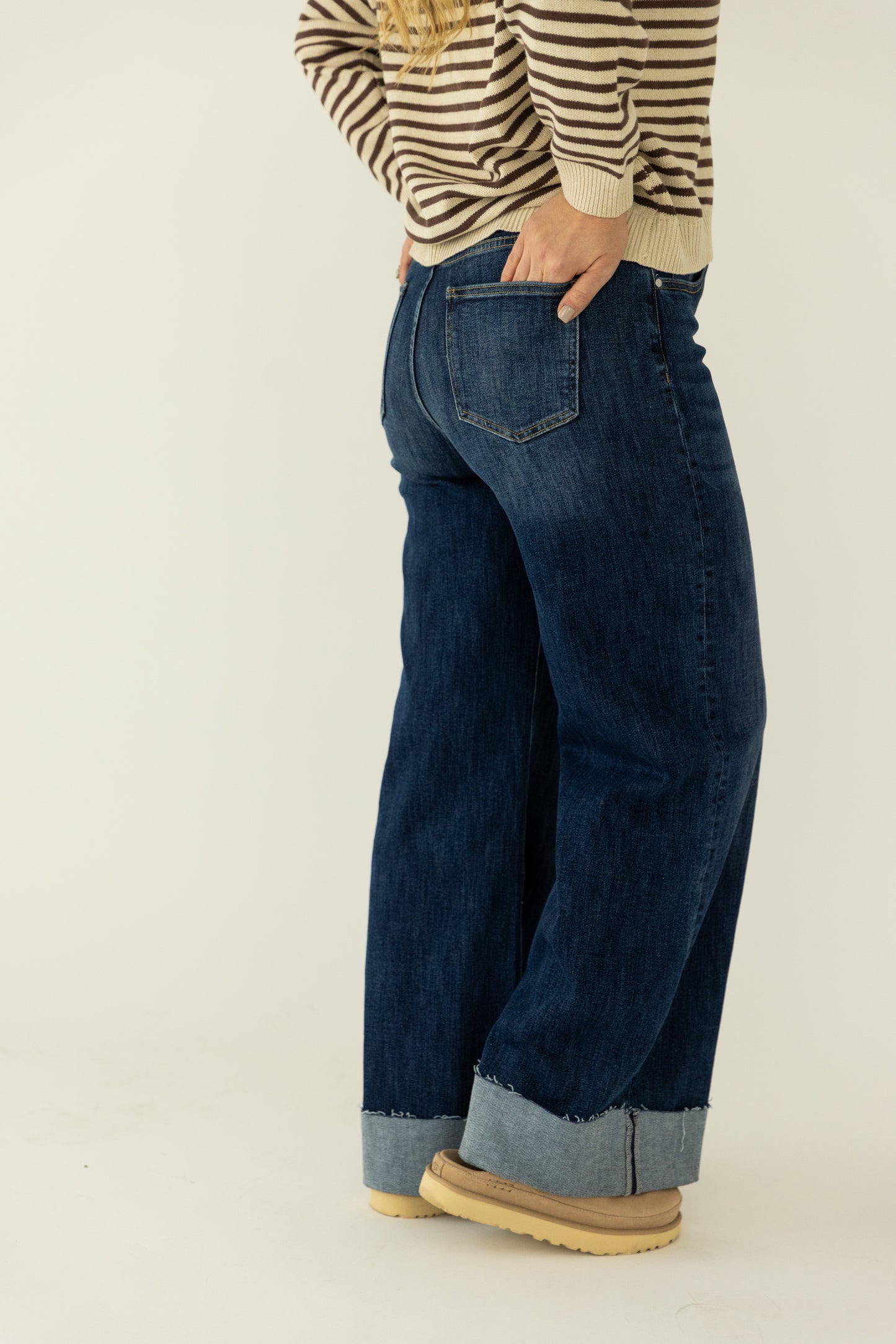 90s Cuffed Jeans Dark Wash