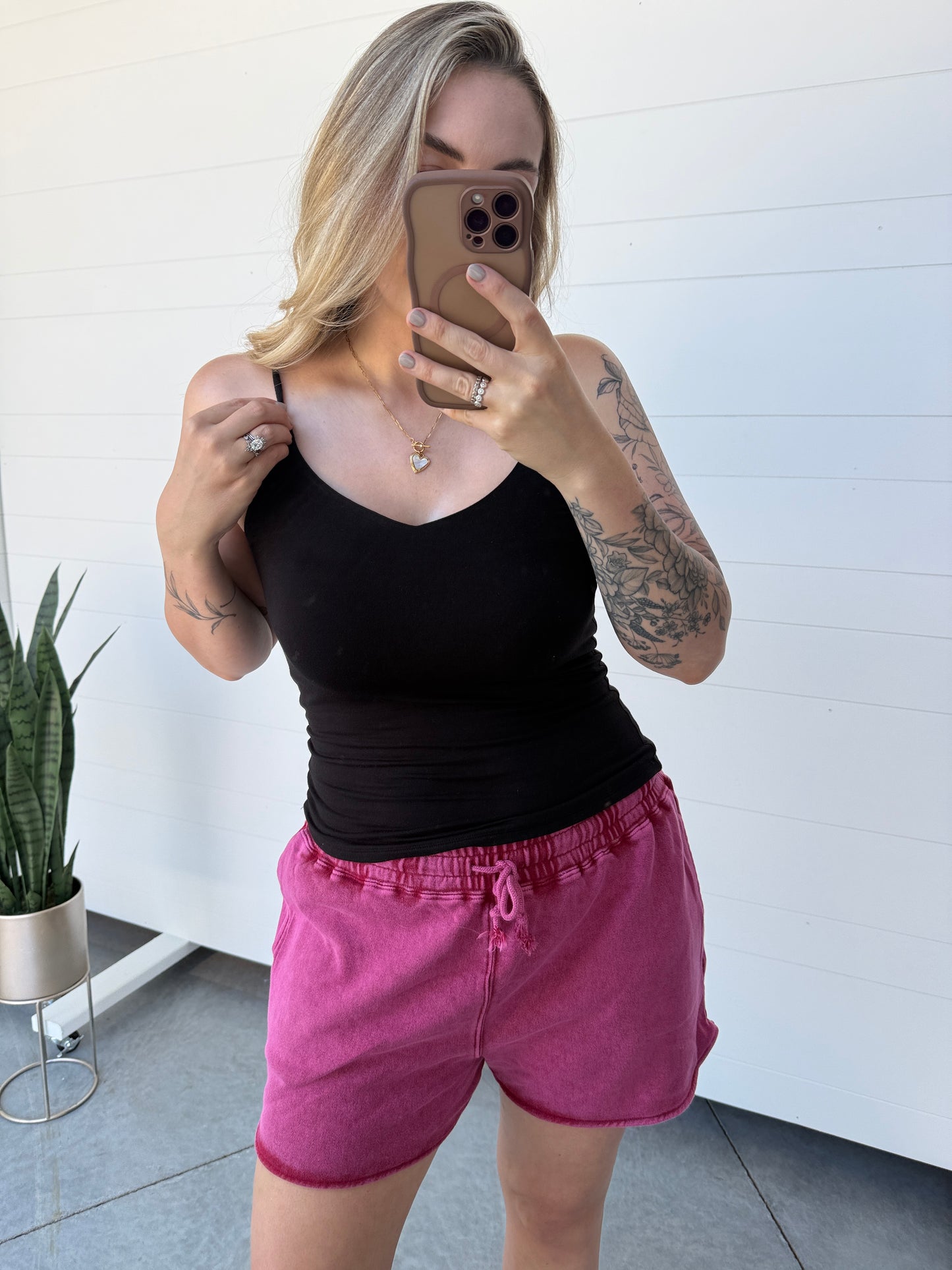 Chill Mode Shorts Magenta